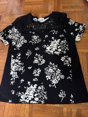 Red Valentino Black & White wool blend Floral Lace-Yoke Short Sleeve Top